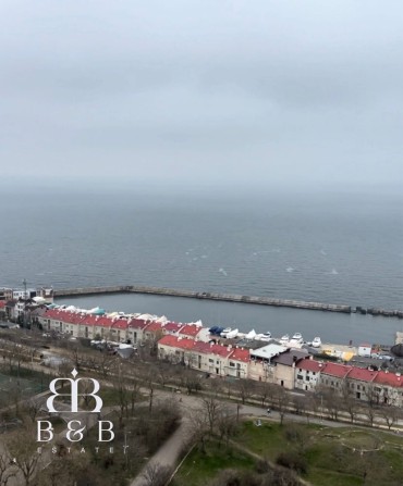 Ул Литературная. Аренда 2 комн с видом на море+Паркнг. Есть видео! - фото 1