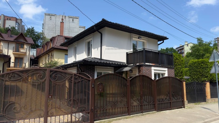 ОРЕНДА окремостоячого особняку вул. СТРИЙСЬКА -з 15 червня вільний - фото 1