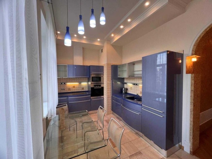 Оренда 3к квартири у центрі столиці. 120м2 - фото 1