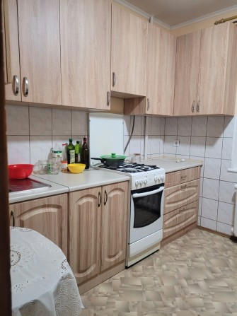 Оренда 2 км.кв.вул.Хоткевича(АТБ,парк),кімнати окремі.Можна 1 - 3 міс. - фото 1