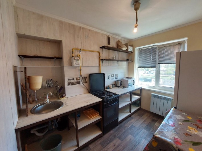 Сдам 3 комн ул. Космонавтов, возле Центра занятости - фото 1