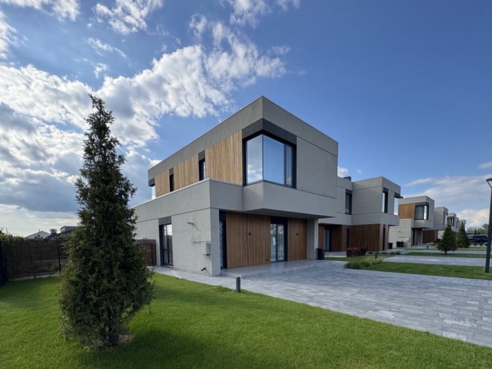 Сдам дом в Золотых ключах с Comfortсервисом Джерельная Слобржанское - фото 1