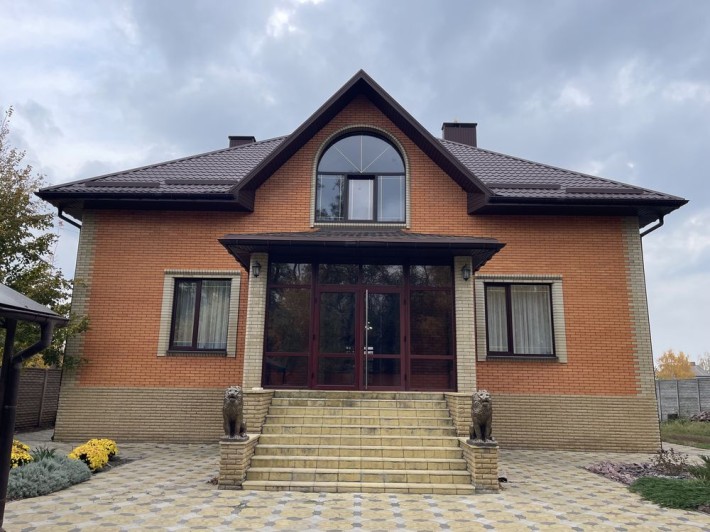 Сдаётся шикарный дом для семьи! В цену в ходит комуналка - фото 1