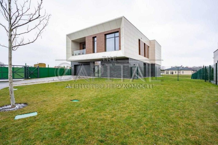 ДОМ в стиле HI-TECH 400 кв.м. В РОМАНКОВЕ , гараж на 2 машины - фото 1