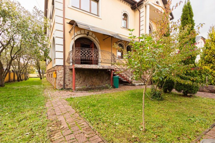 Оренда Будинку чудова локація 1200$ торг у зимовий період - фото 1