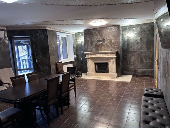 Довгострокова оренда котеджу Петриков