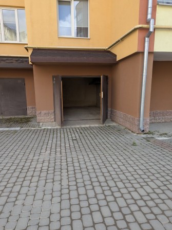 Оренда гаражу в Пасічній по вул. Хіміків поруч ліцею 24 - фото 1