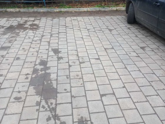 Стоянка під охороною в районі 95-го кварталу Кривой Рог