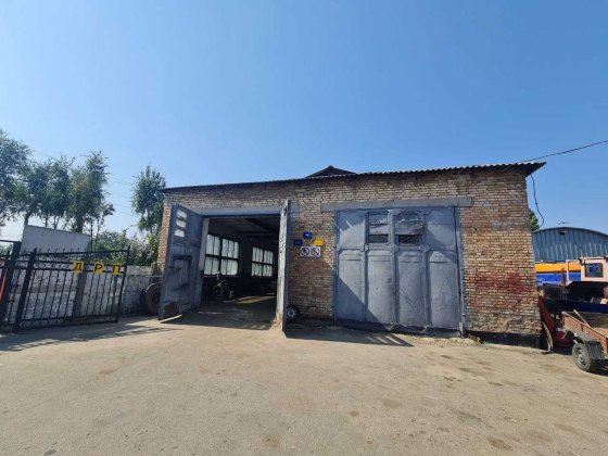 Переяслов Хмельницкий. Гараж. Парковка, Ремонтная база.,СТО, ЦЕХ Переяслав-Хмельницкий