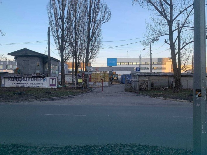 Здам в оренду паркомісце на вул. І. Дзюби,7 (Сім'ї Сосніних), власника - фото 1