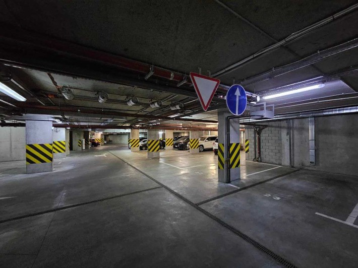 Паркомісце ЖК Central Park, Печерськ, вул. Джона Маккейна, 7 - фото 1