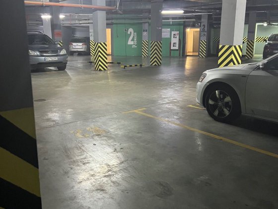 Аренда паркоместа в подземном паркинге 27 44 45 48 Жемчужина посуточно