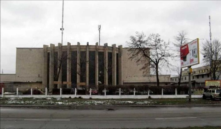 Аренда гаража паркоместа Березняки 2. 4й этаж вул Березняковская - фото 1