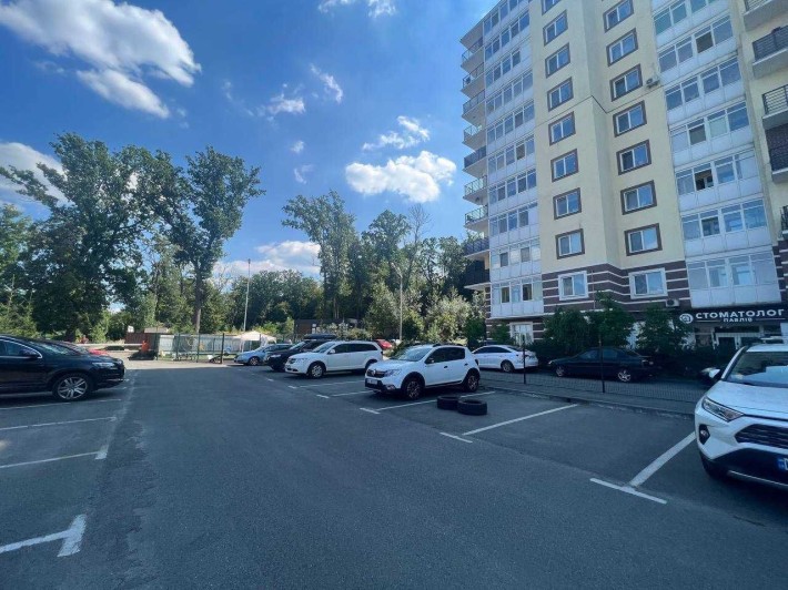 Продаж автостоянки на 18 парко місць, з огорожею та шлагбаумом. - фото 1
