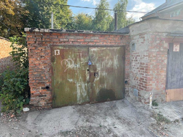 Кирпичный гараж с погребом переулок Шевченка, ЖБИ-7 - фото 1