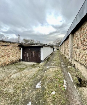 Продам капитальный гараж 25м2 в ГК Перемога центр Печерск Лабораторный - фото 1