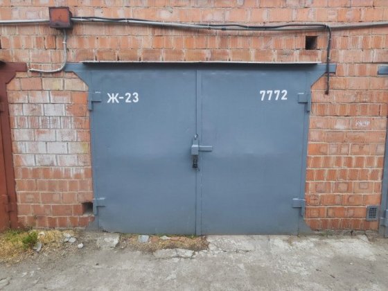 гараж тополь2 на дві машини з зарядкою для електромобіля Дніпро