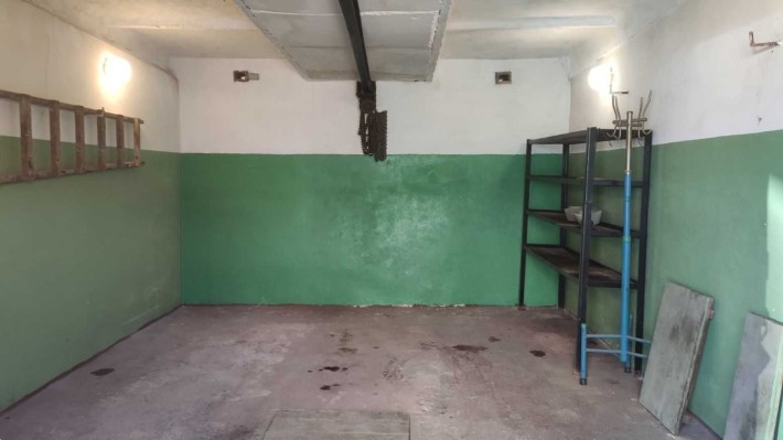Капітальний гараж, 27 м² + підвал і підсобка, з ямою та кран-балкою - фото 1