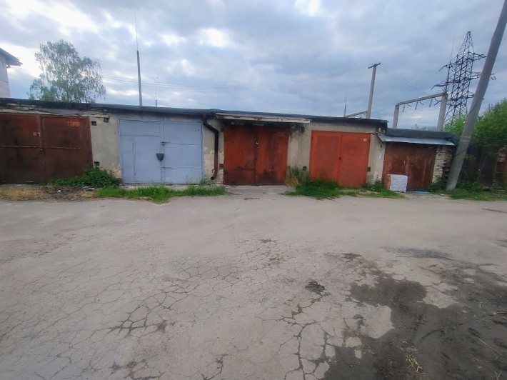 Продаю цегляний гараж, вул.Бескидська 20а ціна до кінця тижня - фото 1