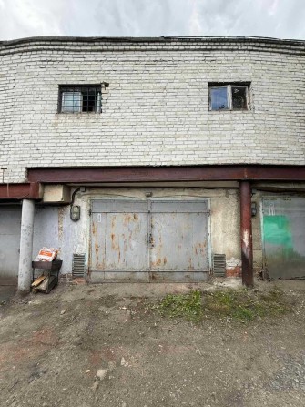 Продаж гаража по вул. Природній, цегляний, на два авто - фото 1
