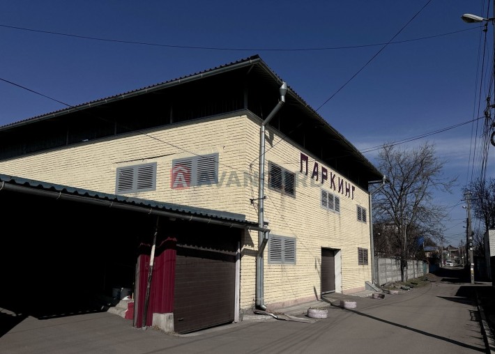 Тримай авто в безпеці! Купуй паркомісце - фото 1