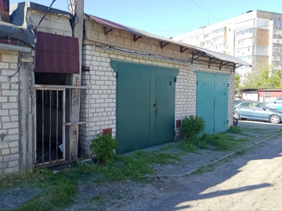 Большой капитальный гараж в  Корабельном р-не ГК Глиноземный пл 31м2