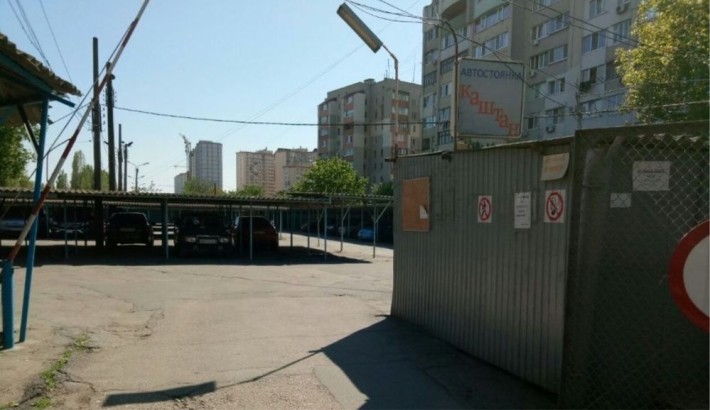 Продам паркместо возле ЖМ Радужного, Жукова/Левитана - фото 1