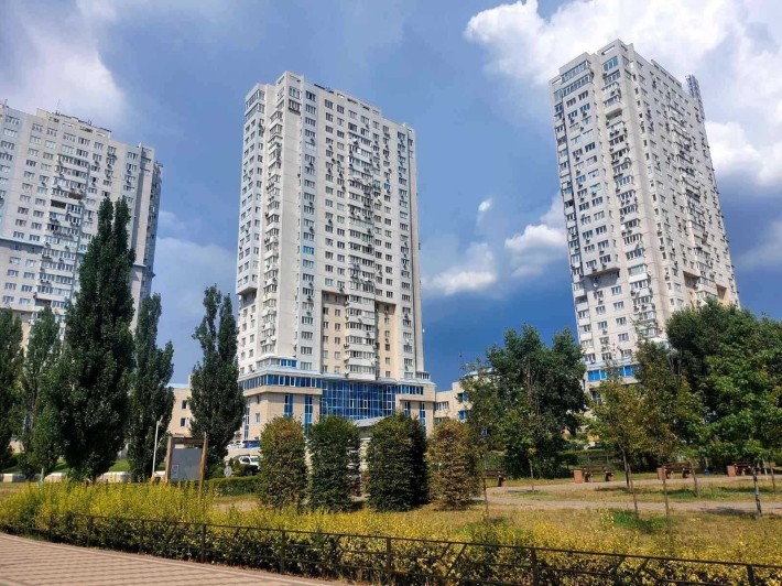 Продам підземний паркінг 14 м.кв., Березняки, Шумського 1В Лівобережна - фото 1
