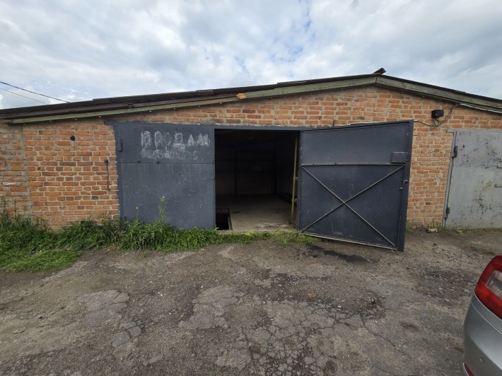 Гараж 36кв м з ямою на вовчій - фото 1