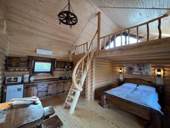 Котеджі, садиба навпроти термальних вод і аквапарку Косино |Закарпаття Берегове