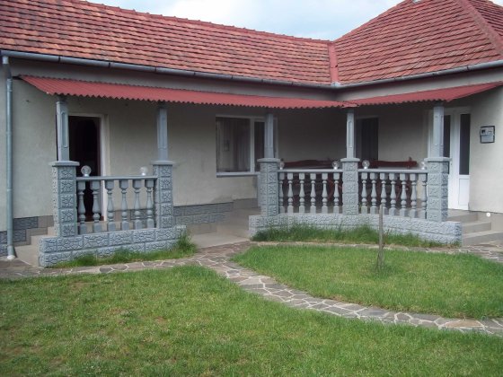 Здається будинок подобово Берегово