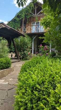 Оренда двоповерхового будинку на літній сезон - фото 1