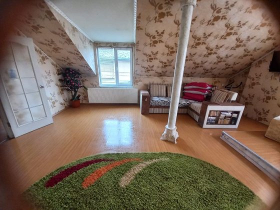 Будинок для відпочинку!Апартаменти! Подобова оренда!8 спальних місць Мукачево