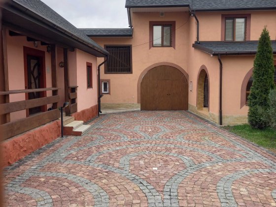 Здається будинок с.Велятино Велятино