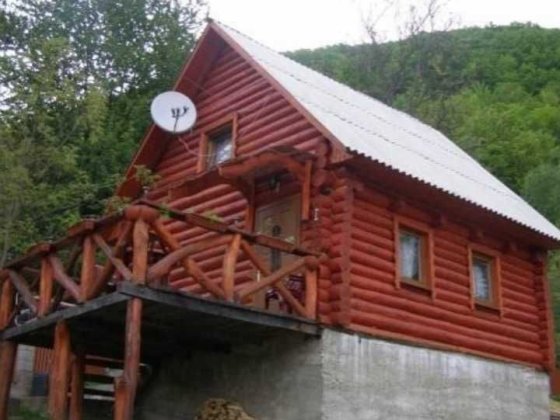 Хатинка у Даринки Шаян