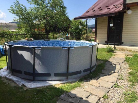 Котедж на 8 осіб, 4 спальні. Є басейн Микуличин