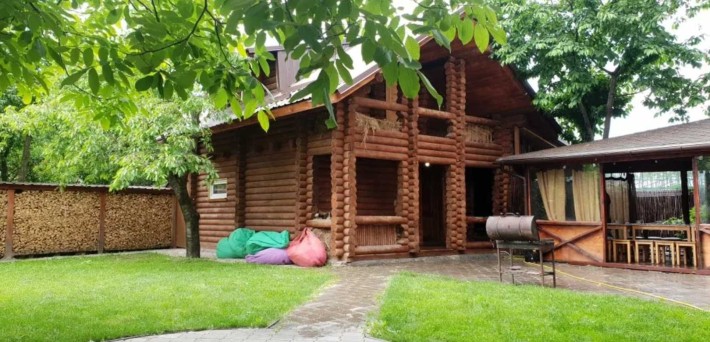 Дім зруб з еко двориком. Кусочок села в Києві. Оренда будинку подобово - фото 1