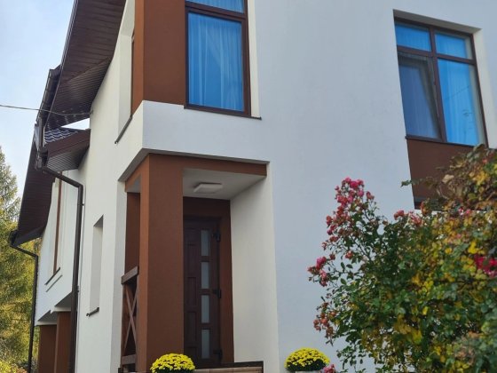 Подобова оренда котеджу в Моршині — комфорт, природа, релакс!

" Моршин