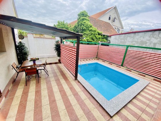 Сдам посуточно номера с бессеином , 1000м от моря Крыжановка