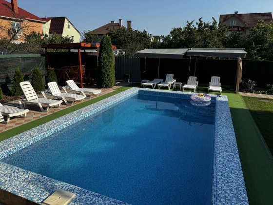 Сдам дом с бассейном с подогревом !!! Ліски