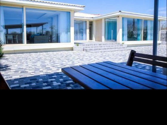 Вилла на берегу моря Каролино-Бугаз