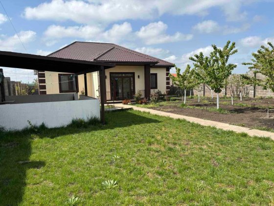 сдам  дом возле моря Санжейка