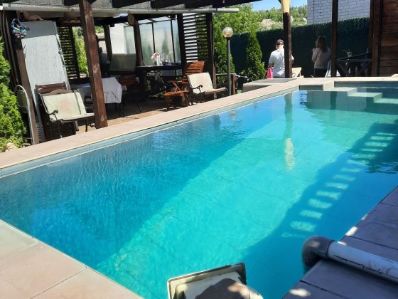 Сдается зона отдыха с бассеином Володимирське