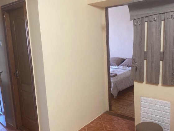 Подобово аренда 2-ох кімнатної квартир поруч з термальними басейнами. Берегове