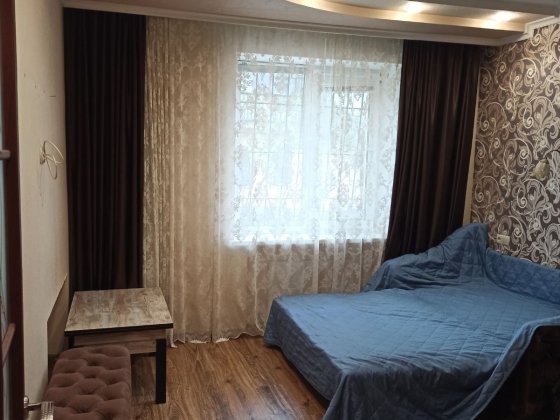 3-ком квартира центр, вокзалы. Посуточно/понедельно. Документы, безнал Каменское