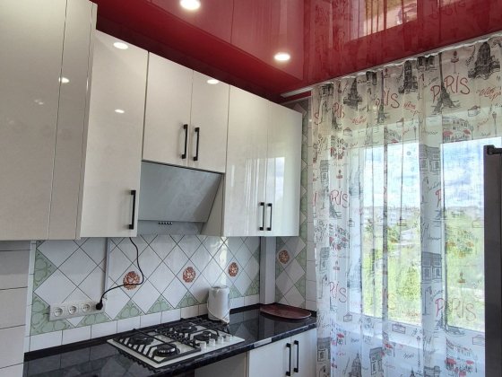 1300 от 2х суток. Сдам квартиру пос Изюм