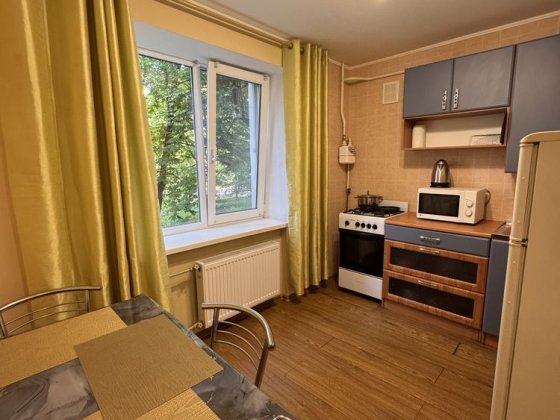 Квартира подобово Ізюм центр ВІЛЬНА 18.08- Изюм