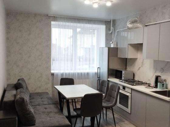 Вільна сьогодні Центр Люкс 1-но кімнатна Луцьк