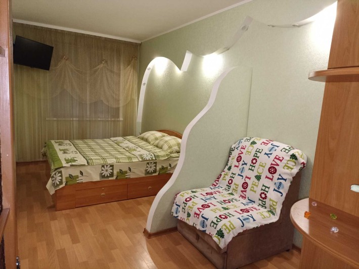 Квартира подобово,вул. Холодноярської бригади,36 - фото 1