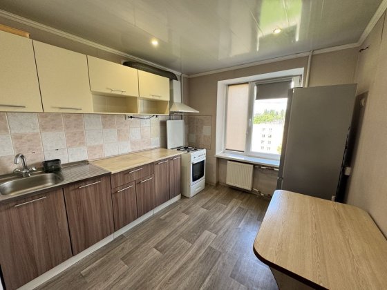 Здам подобово 1 кімнатну квартиру район Д,біля 13 школи Черкаси